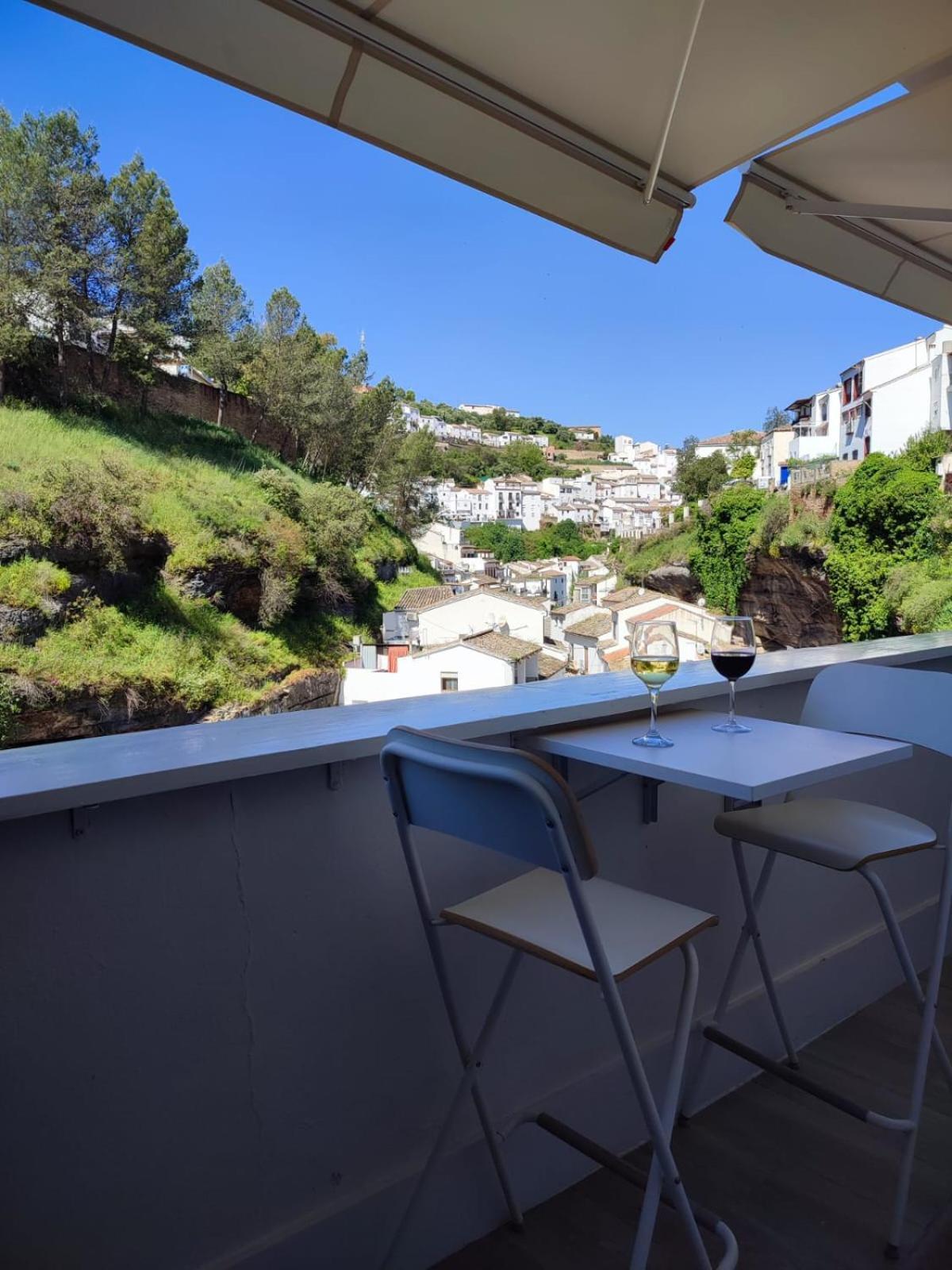 Setenil De Las BodegasLa Rosa Grisアパートメント エクステリア 写真